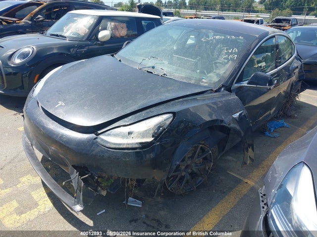 40012893 :رقم المزاد ، 5YJ3E1EA5JF075544 vin ، 2018 Tesla Model 3 مزاد بيع