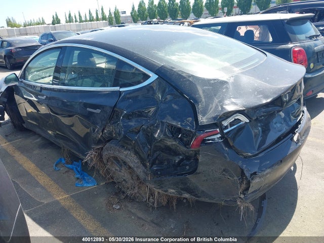 40012893 :رقم المزاد ، 5YJ3E1EA5JF075544 vin ، 2018 Tesla Model 3 مزاد بيع