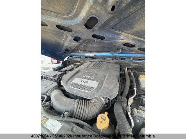 40071064 :رقم المزاد ، 1C4BJWDG0FL716064 vin ، 2015 Jeep Wrangler Unlimited Sport مزاد بيع