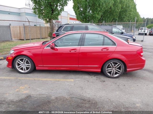 2014 Mercedes-benz C 300 4matic მანქანა იყიდება აუქციონზე, vin: WDDGF8ABXEA949350, აუქციონის ნომერი: 40071123