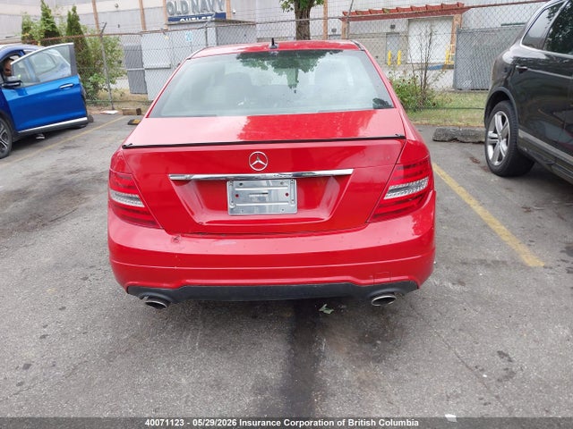 2014 Mercedes-benz C 300 4matic მანქანა იყიდება აუქციონზე, vin: WDDGF8ABXEA949350, აუქციონის ნომერი: 40071123