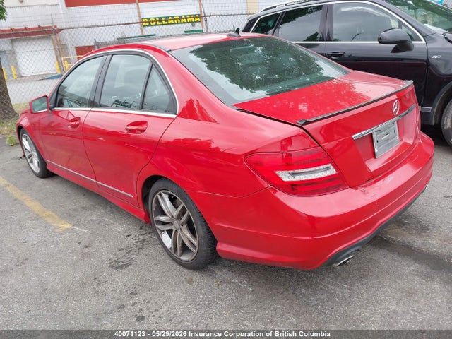 2014 Mercedes-benz C 300 4matic მანქანა იყიდება აუქციონზე, vin: WDDGF8ABXEA949350, აუქციონის ნომერი: 40071123