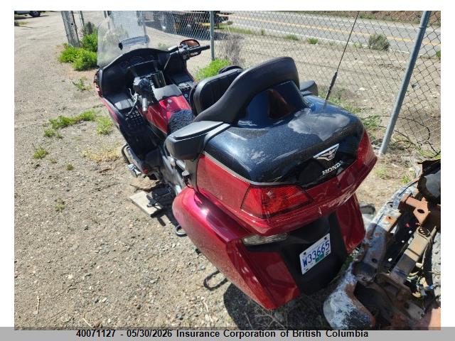40071127 :رقم المزاد ، JH2SC68X1FK100116 vin ، 2015 Honda Gl1800 Al مزاد بيع