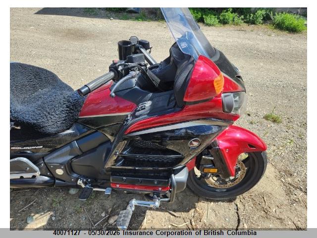 40071127 :رقم المزاد ، JH2SC68X1FK100116 vin ، 2015 Honda Gl1800 Al مزاد بيع
