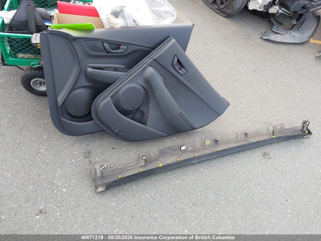 2020 Hyundai Kona მანქანა იყიდება აუქციონზე, vin: KM8K22AA0LU556694, აუქციონის ნომერი: 40071219
