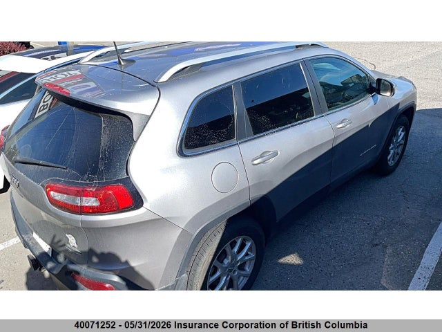 40071252 :رقم المزاد ، 1C4PJMCS4HD215479 vin ، 2017 Jeep Cherokee North مزاد بيع