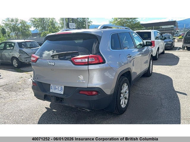 40071252 :رقم المزاد ، 1C4PJMCS4HD215479 vin ، 2017 Jeep Cherokee North مزاد بيع