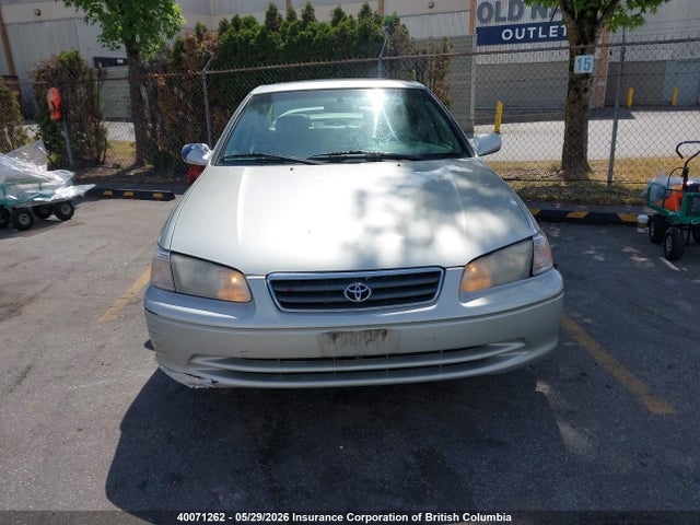 40071262 :رقم المزاد ، JT2BF22K6Y0261865 vin ، 2000 Toyota Camry مزاد بيع