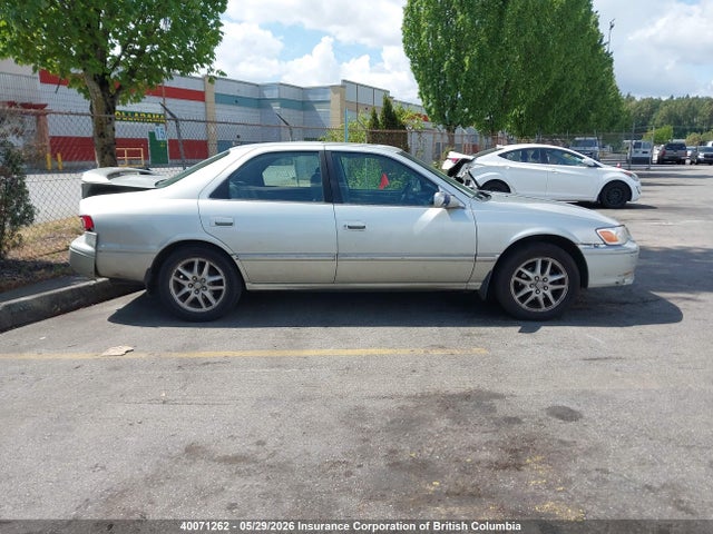 40071262 :رقم المزاد ، JT2BF22K6Y0261865 vin ، 2000 Toyota Camry مزاد بيع