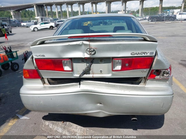 40071262 :رقم المزاد ، JT2BF22K6Y0261865 vin ، 2000 Toyota Camry مزاد بيع