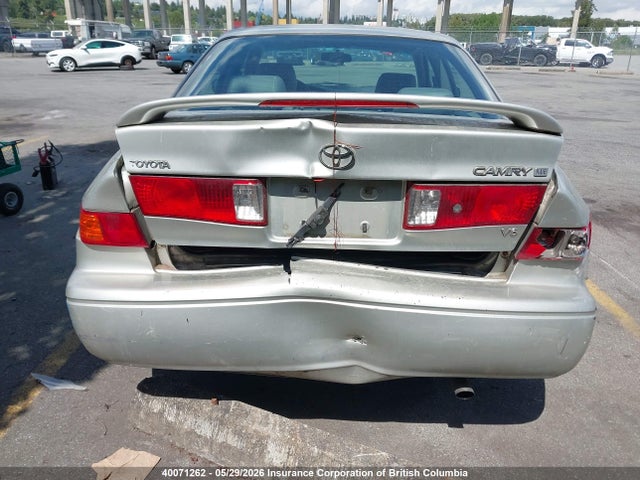40071262 :رقم المزاد ، JT2BF22K6Y0261865 vin ، 2000 Toyota Camry مزاد بيع