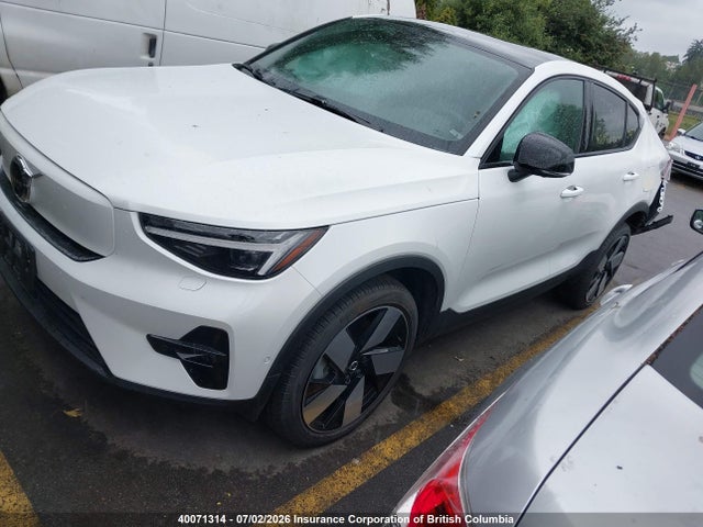 Volvo C40 2023 YV4ED3GM8P2038821 Image 2