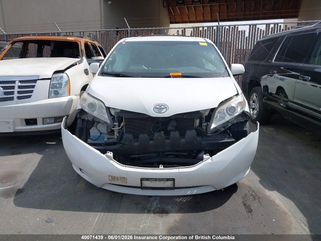 Auction sale of the 2017 Toyota Sienna, vin: 5TDZZ3DC9HS860457, lot number: 40071439