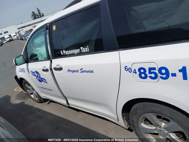 Auction sale of the 2017 Toyota Sienna, vin: 5TDZZ3DC9HS860457, lot number: 40071439
