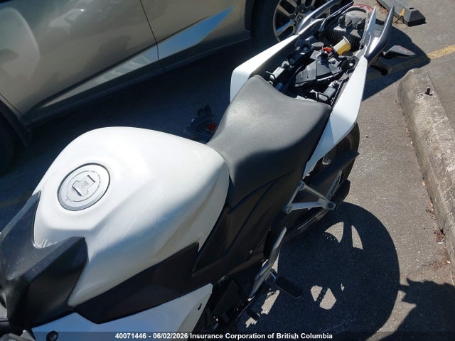 Продажа на аукционе авто 2015 Honda Cbr300 Ra, vin: MLHNC5169F5100877, номер лота: 40071446