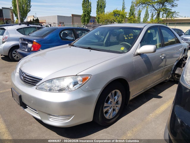 2005 Toyota Camry Le/xle/se მანქანა იყიდება აუქციონზე, vin: 4T1BE32K15U520536, აუქციონის ნომერი: 40069257