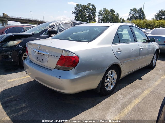 2005 Toyota Camry Le/xle/se მანქანა იყიდება აუქციონზე, vin: 4T1BE32K15U520536, აუქციონის ნომერი: 40069257