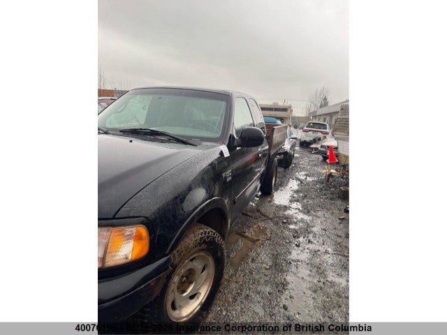 40070196 :رقم المزاد ، 2FTRX18W01CA65863 vin ، 2001 Ford F150 مزاد بيع