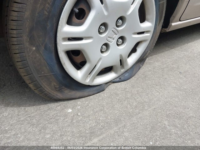 Продажа на аукционе авто 2001 Honda Civic Dx, vin: 2HGES163X1H934804, номер лота: 40069252