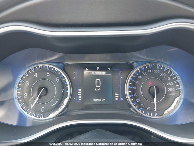 2016 Chrysler 200 Limited მანქანა იყიდება აუქციონზე, vin: 1C3CCCAG1GN183346, აუქციონის ნომერი: 40067000