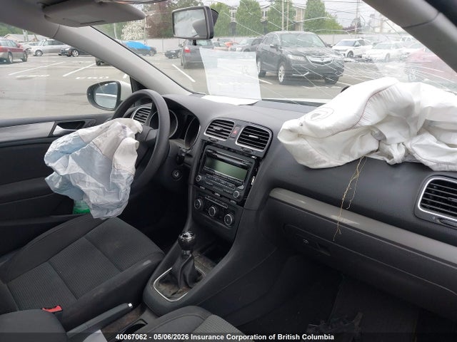 2013 Volkswagen Golf მანქანა იყიდება აუქციონზე, vin: WVWCA7AJXDW101527, აუქციონის ნომერი: 40067062
