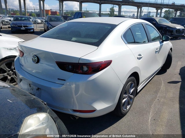 3MZBPAB7XNM305480 Mazda 3 SELECT