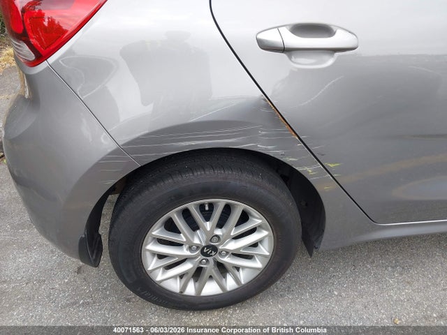 40071563 :رقم المزاد ، 3KPA25AD8ME432376 vin ، 2021 Kia Rio مزاد بيع