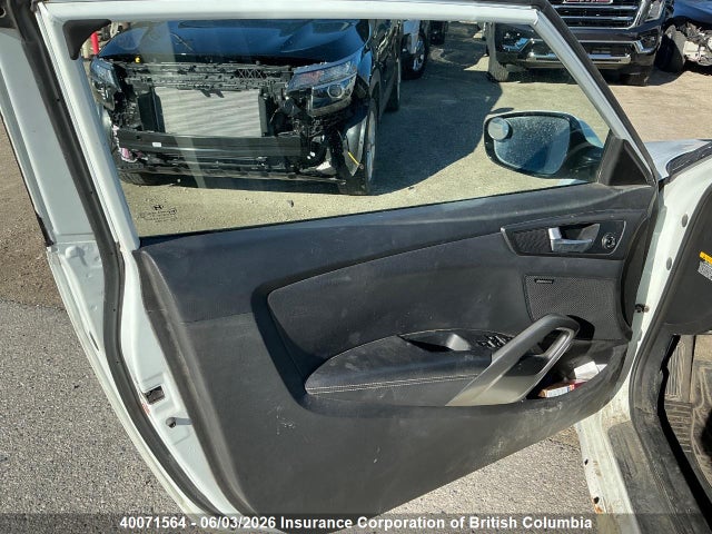 40071564 :رقم المزاد ، KMHTC6AE3DU142175 vin ، 2013 Hyundai Veloster Turbo مزاد بيع