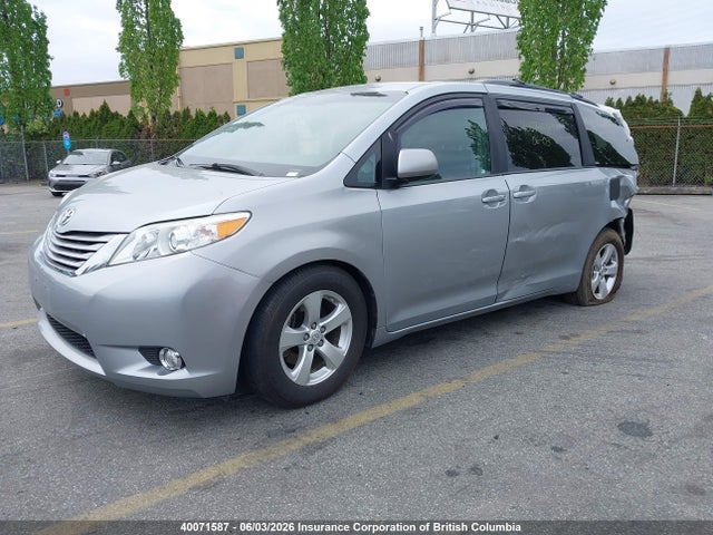 Продажа на аукционе авто 2015 Toyota Sienna Le, vin: 5TDKK3DC3FS616788, номер лота: 40071587