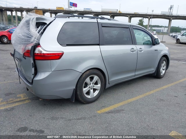Продажа на аукционе авто 2015 Toyota Sienna Le, vin: 5TDKK3DC3FS616788, номер лота: 40071587