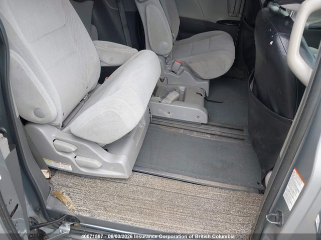 Продажа на аукционе авто 2015 Toyota Sienna Le, vin: 5TDKK3DC3FS616788, номер лота: 40071587