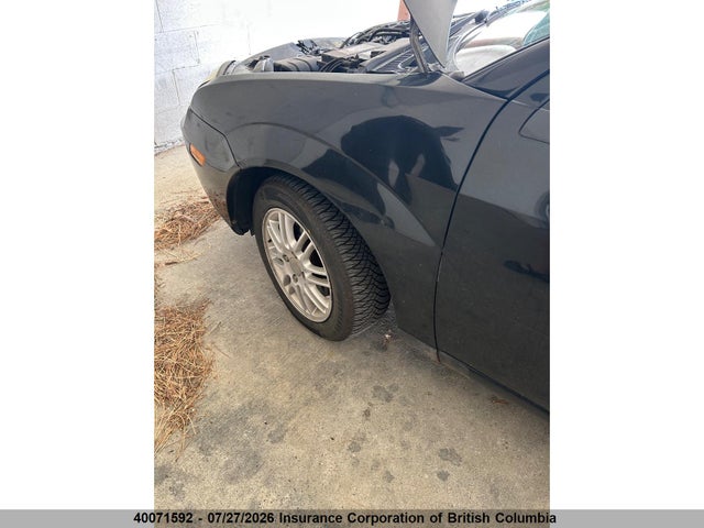 2005 Ford Focus მანქანა იყიდება აუქციონზე, vin: 1FAFP36N45W208757, აუქციონის ნომერი: 40071592