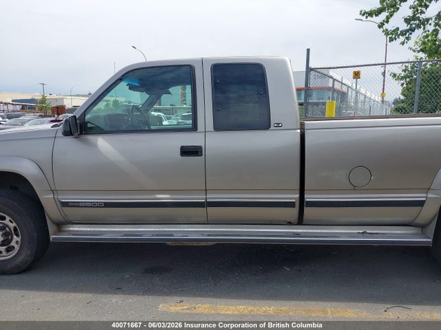 40071667 :رقم المزاد ، 1GTGK29J6WE536737 vin ، 1998 Gmc Sierra مزاد بيع