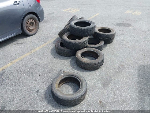 40071676 :رقم المزاد ، 2T1KU4EE7AC218842 vin ، 2010 Toyota Corolla Matrix مزاد بيع