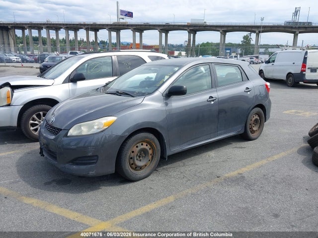 40071676 :رقم المزاد ، 2T1KU4EE7AC218842 vin ، 2010 Toyota Corolla Matrix مزاد بيع