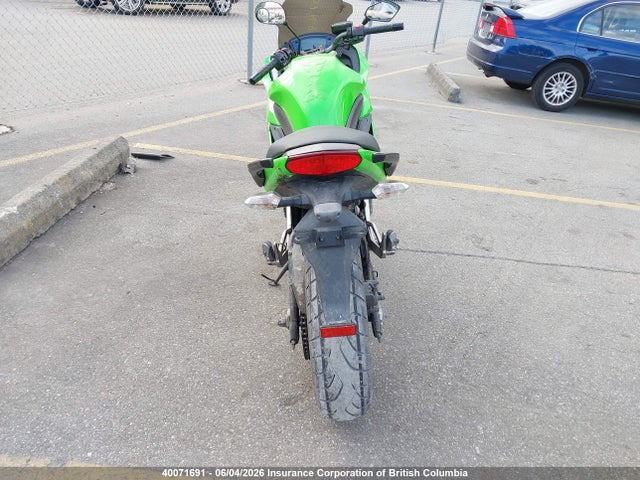 2011 Kawasaki Ex400 Cb მანქანა იყიდება აუქციონზე, vin: JKAEXKC13BDA03369, აუქციონის ნომერი: 40071691