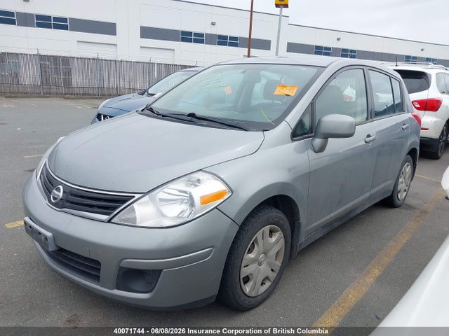 40071744 :رقم المزاد ، 3N1BC1CP2AL452991 vin ، 2010 Nissan Versa مزاد بيع