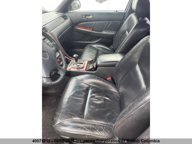 Продажа на аукционе авто 2001 Acura 3.5rl, vin: JH4KA96561C800037, номер лота: 40071752