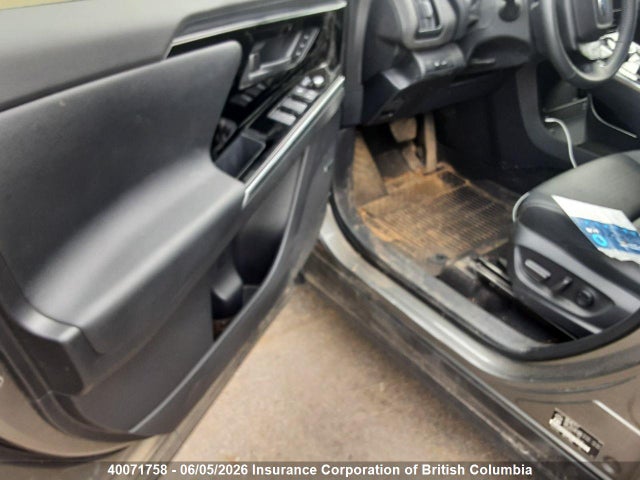 40071758 :رقم المزاد ، JTMABABA6PA026195 vin ، 2023 Subaru Solterra Luxury Package/technology Package مزاد بيع
