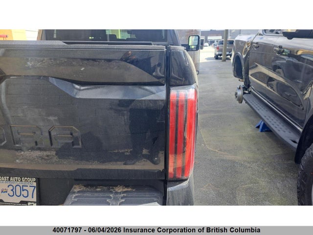 40071797 :رقم المزاد ، 5TFNA5DB8PX099261 vin ، 2023 Toyota Tundra Platinum مزاد بيع