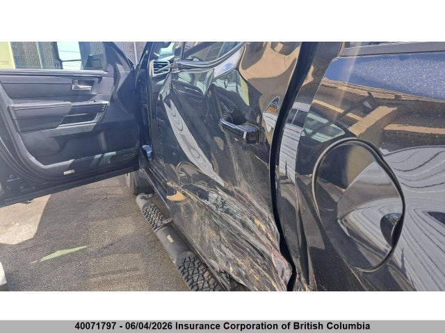 40071797 :رقم المزاد ، 5TFNA5DB8PX099261 vin ، 2023 Toyota Tundra Platinum مزاد بيع