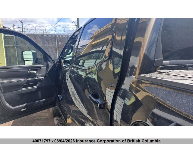 40071797 :رقم المزاد ، 5TFNA5DB8PX099261 vin ، 2023 Toyota Tundra Platinum مزاد بيع