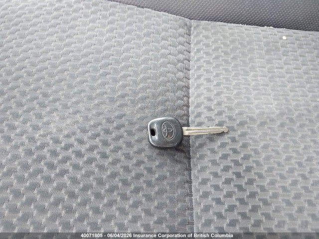 40071805 :رقم المزاد ، 2T1KR32E45C550470 vin ، 2005 Toyota Corolla Matrix Xr مزاد بيع