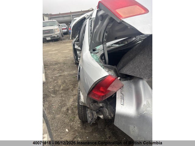 40071818 :رقم المزاد ، 2HGES15691H919870 vin ، 2001 Honda Civic مزاد بيع
