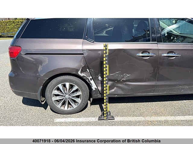 2017 Kia Sedona Sx+ მანქანა იყიდება აუქციონზე, vin: KNDMC5C19H6278950, აუქციონის ნომერი: 40071918