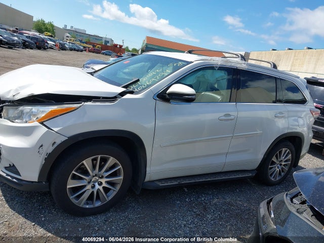 40069294 :رقم المزاد ، 5TDJKRFH0FS218168 vin ، 2015 Toyota Highlander Xle مزاد بيع