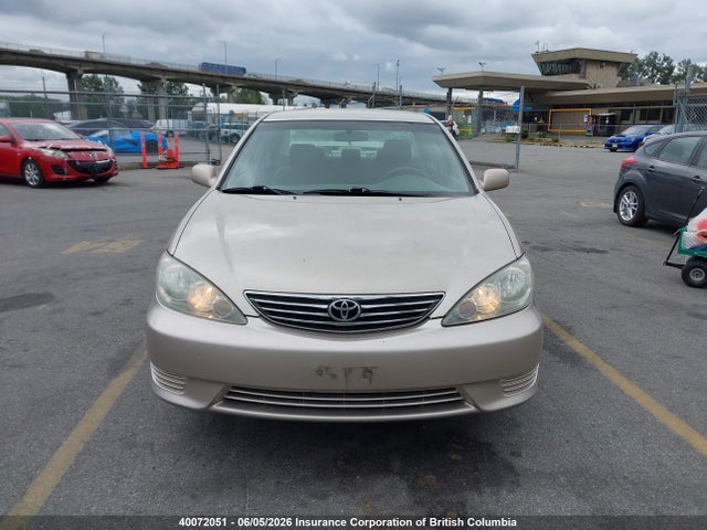 2005 Toyota Camry მანქანა იყიდება აუქციონზე, vin: 4T1BE32KX5U422797, აუქციონის ნომერი: 40072051