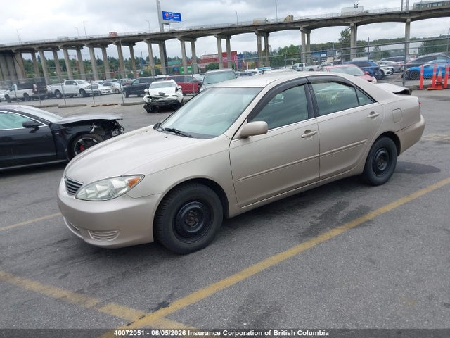 2005 Toyota Camry მანქანა იყიდება აუქციონზე, vin: 4T1BE32KX5U422797, აუქციონის ნომერი: 40072051
