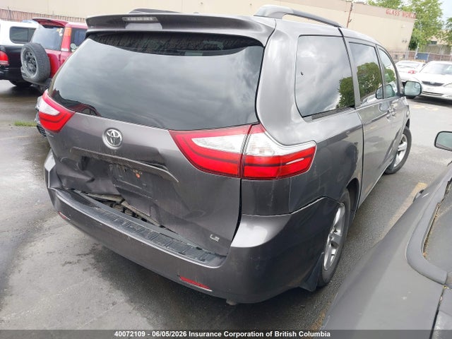 2017 Toyota Sienna Le მანქანა იყიდება აუქციონზე, vin: 5TDKZ3DC1HS785173, აუქციონის ნომერი: 40072109