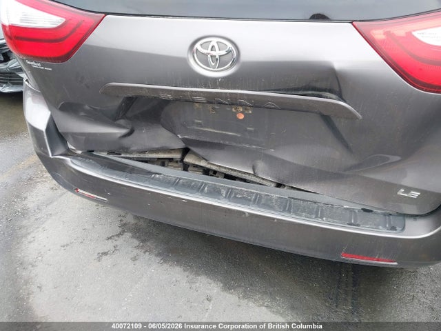 2017 Toyota Sienna Le მანქანა იყიდება აუქციონზე, vin: 5TDKZ3DC1HS785173, აუქციონის ნომერი: 40072109